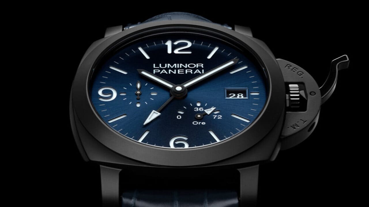 Dominasi Warna Hitam dan Sentuhan Biru Panerai Hadirkan Luminor GMT PAM01574 dengan Gaya Keramik Modern