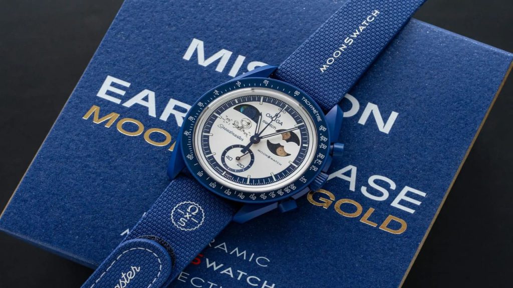 Kolaborasi Swatch dan Omega Hadirkan Mission to EarthPhase SO33N701L Moonshine Gold