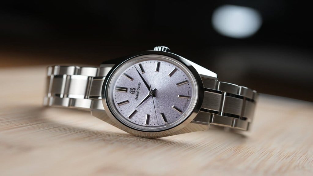Pesona Dial Ungu dari Jepang Grand Seiko SBGW323 Kiri, Simbol Tradisi dan Keanggunan