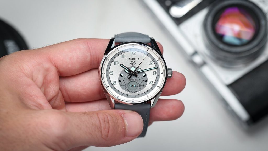 TAG Heuer Carrera Astronomer Jam Mewah dengan Komplikasi Moonphase Akurat